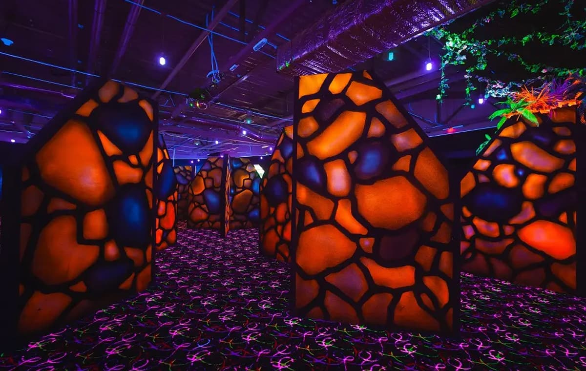 LaserLand - slide 2