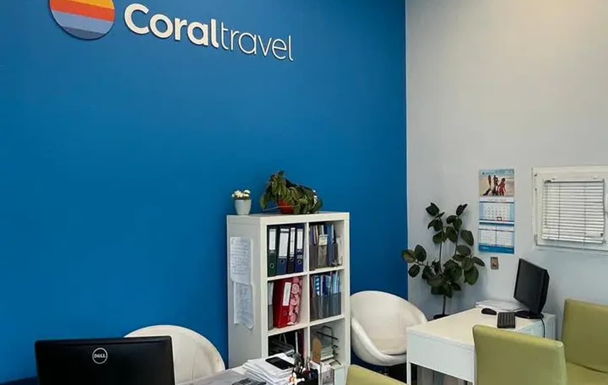 Coral Travel - slide 9